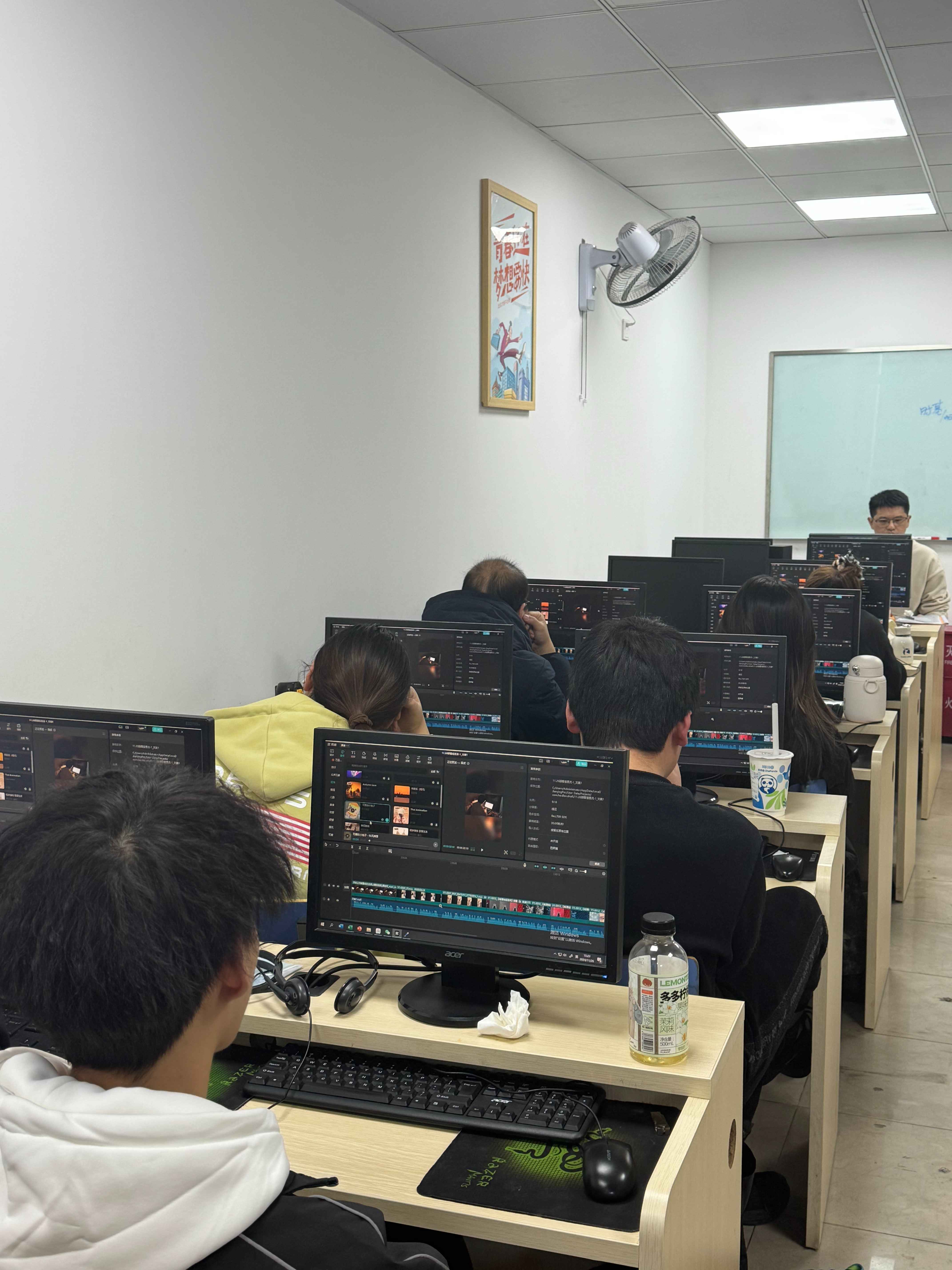 医院门口免费发爱心餐全程直播！是暖心善举还是引流？(图1)